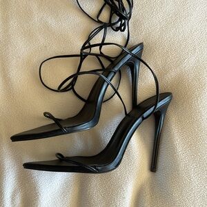 Femme LA Luce Minimale Lace Up Heel US 9 / 40